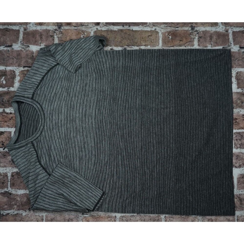 Lululemon Basic T Shirt Mens M Stripe Activewear Athletic Short Sleeve Summer